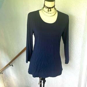 NWOT Vie Active Navy Stella 3/4 Sleeve Scoop Neck and Back Cutout Medium‎